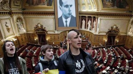Французские сенаторы считают Украину угрозой для Европы Французские сенаторы считают Украину угрозой для Европы