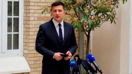 Макрон выставил Зеленского и его просьбы о НАТО «на задний двор» Макрон выставил Зеленского и его просьбы о НАТО «на задний двор»
