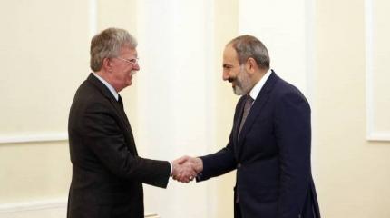 Джон Болтон мягко подстелил Николу Пашиняну
