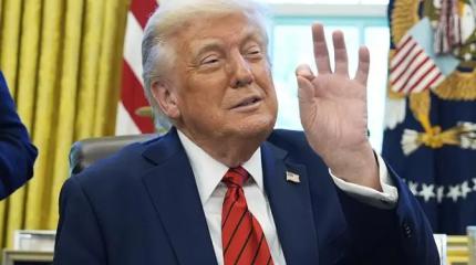 «Путин служил в КГБ»: Трамп получил от президента РФ «интересные документы» «Путин служил в КГБ»: Трамп получил от президента РФ «интересные документы»