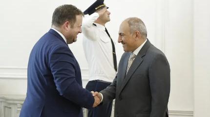 Поступь Запада на Кавказе: британцы заманивают Баку и Ереван в свои сети