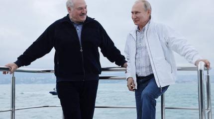 "Личное пространство": Песков об отказе Путина купаться с Лукашенко "Личное пространство": Песков об отказе Путина купаться с Лукашенко
