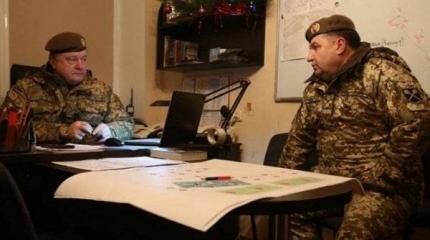 Порошенко плюнул в лица жён и матерей украинских военнослужащих Порошенко плюнул в лица жён и матерей украинских военнослужащих