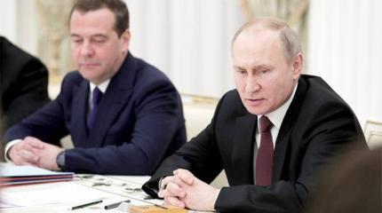 Операция «Преемник»: Медведеву надо победить в Ливии, как Путину — в Сирии Операция «Преемник»: Медведеву надо победить в Ливии, как Путину — в Сирии
