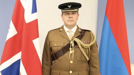 Британия всё сильнее душит Армению в своих военных объятиях