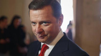 Ляшко в один день позировал с собакой и сравнивал себя с Черчиллем Ляшко в один день позировал с собакой и сравнивал себя с Черчиллем