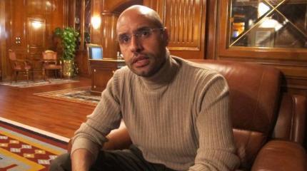 Каддафи возвращает Ливию к троевластию Каддафи возвращает Ливию к троевластию
