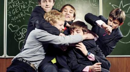 Кандидаты в президенты устроили «школьную драку» Кандидаты в президенты устроили «школьную драку»