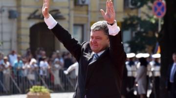 Порошенко назвал "победой" освобождение Савченко и поздравил весь мир