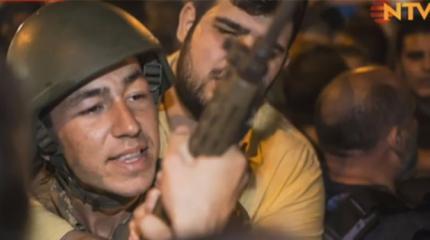 Покушение на Эрдогана: как турецкий президент уносил ноги от мятежников Покушение на Эрдогана: как турецкий президент уносил ноги от мятежников