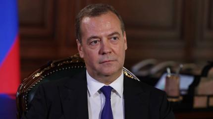 Медведев: В России нужно вернуть смертную казнь для предателей Медведев: В России нужно вернуть смертную казнь для предателей
