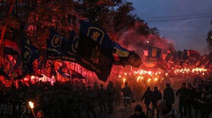 Марш националистов в Киеве: Польша и Венгрия объявлены врагами Украины Марш националистов в Киеве: Польша и Венгрия объявлены врагами Украины