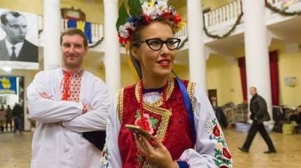 Ксения Собчак приехала на Украину и спровоцировала «языковой скандал» Ксения Собчак приехала на Украину и спровоцировала «языковой скандал»