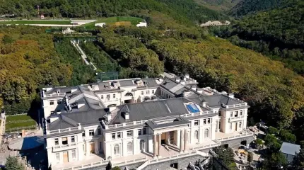 Источник: «Дворец Путина» предназначался Башару Асаду Источник: «Дворец Путина» предназначался Башару Асаду