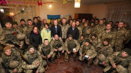 Порошенко на Донбассе: украинская оккупация временна Порошенко на Донбассе: украинская оккупация временна