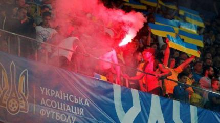 Во Львове оскорбляли сербов, в Донецке и Луганске радовались паспортам РФ