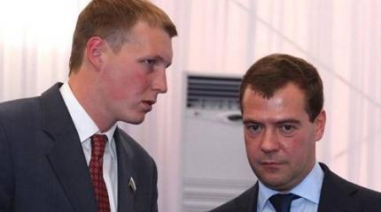 Член Генсовета ЕР Шлегель поменял на днях родину. А каковы планы коллег? Член Генсовета ЕР Шлегель поменял на днях родину. А каковы планы коллег?