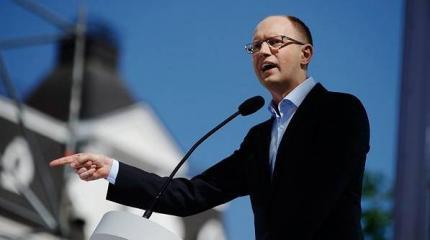 Яценюк грозится уволить британского управляющего Укрнафты Яценюк грозится уволить британского управляющего Укрнафты