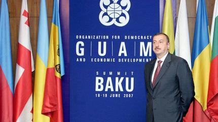 Западные рецепты против "русской агрессии": присяга на верность США