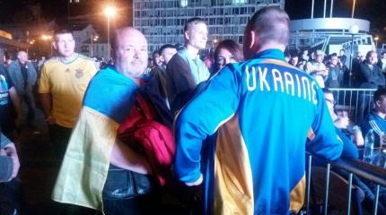 Высшая конспирология: «Немецкие ультрас бьются за Путина» Высшая конспирология: «Немецкие ультрас бьются за Путина»