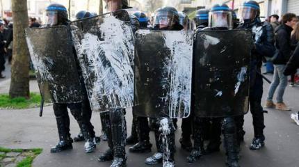 В Париже проходят массовые протесты