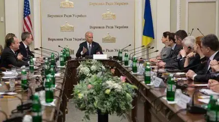 Патриотизм Майдана: Американский сапог свят. Но гроши — другое дело