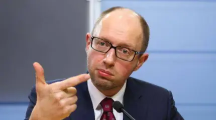 Яценюк никому не мил, но его решили оставить у руля до нового Майдана Яценюк никому не мил, но его решили оставить у руля до нового Майдана