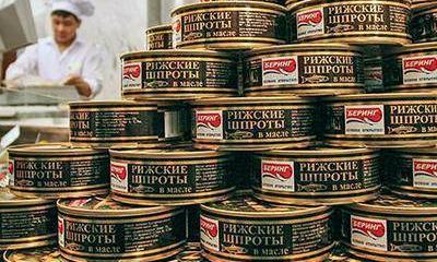 Рыбные войны: русские могут обойтись без шпрот, но латыши не сдадутся