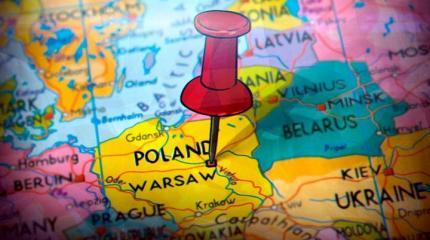Bloomberg: Польша страдает от «исторических кошмаров» из-за России и ФРГ Bloomberg: Польша страдает от «исторических кошмаров» из-за России и ФРГ