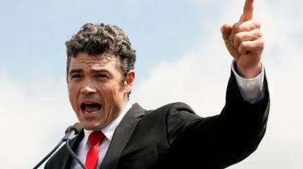 Бунт «верного Кента» как отражение разлада внутри Белого дома