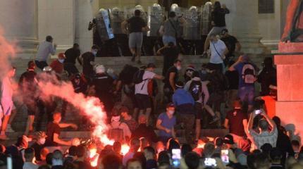 Участники беспорядков в Сербии будут арестованы и осуждены Участники беспорядков в Сербии будут арестованы и осуждены