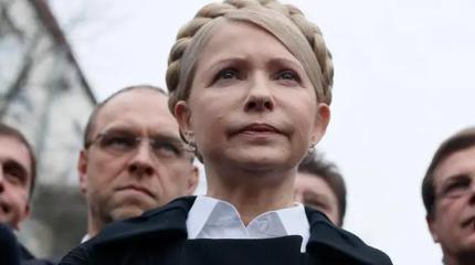 Украину готовят к выборам? К женщине с косой пришли искатели компромата