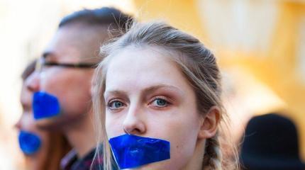 Русскоязычных украинцев пытаются превратить в людей, забывших родной язык Русскоязычных украинцев пытаются превратить в людей, забывших родной язык