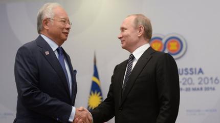 Россия и Малайзия начали собственное расследование трагедии «Боинга» Россия и Малайзия начали собственное расследование трагедии «Боинга»