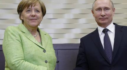 Путин посетит с визитом Вену и примет в Сочи Ангелу Меркель