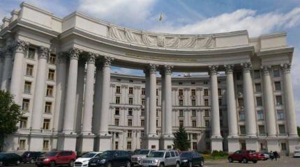 Киев хочет организовать встречу Путина и Зеленского на своих условиях Киев хочет организовать встречу Путина и Зеленского на своих условиях