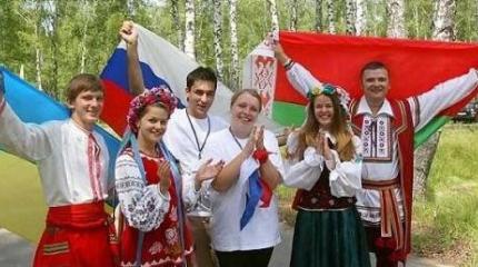 Белорусы мечутся между россиянами и украинцами Белорусы мечутся между россиянами и украинцами