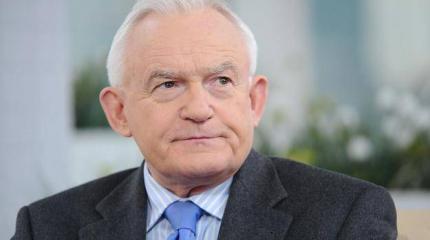 Экс-премьер Польши Миллер: С РФ необходимо установить безвизовый режим