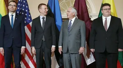 Кошмар Прибалтики: Гибридная война с Россией, торговая — с США Кошмар Прибалтики: Гибридная война с Россией, торговая — с США