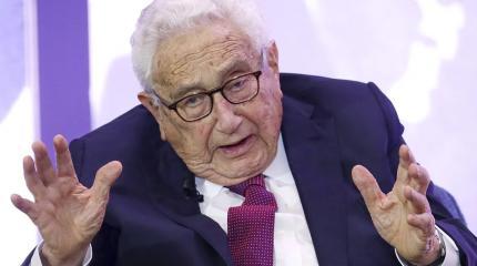 Киссинджер указал на риски затягивания украинского конфликта Киссинджер указал на риски затягивания украинского конфликта