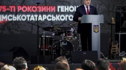 Порошенко предложил крымским татарам автономию Порошенко предложил крымским татарам автономию