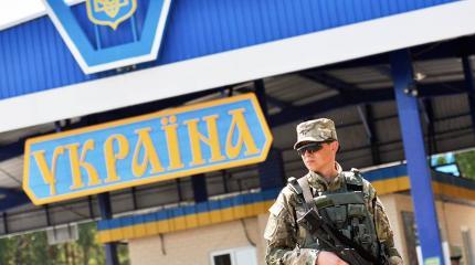 Черный список уже в действии: украинцев задерживают на границе с Польшей