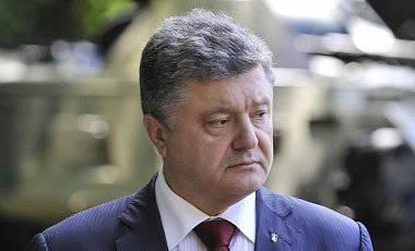 Порошенко освистали и выпроводили с Майдана под крики «Позор!» Порошенко освистали и выпроводили с Майдана под крики «Позор!»