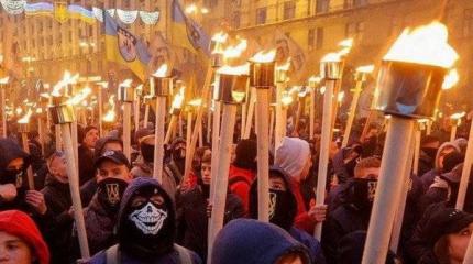 Меркель и Макрон под попкорн ждут, чем закончится шабаш нацистов на Украине Меркель и Макрон под попкорн ждут, чем закончится шабаш нацистов на Украине