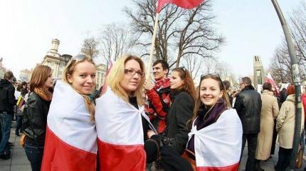 Поляки решили высказаться о России: «Дикая страна, населенная бандитами» Поляки решили высказаться о России: «Дикая страна, населенная бандитами»