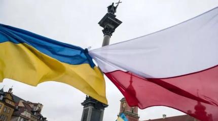Антиукраинский фронт в Восточной Европе может прирасти Варшавой