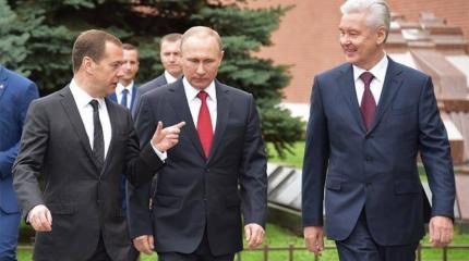 Политбюро 2.0: Друзья Путина готовятся к смене президента Политбюро 2.0: Друзья Путина готовятся к смене президента