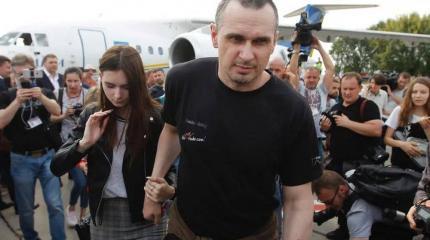 Освобожденный Россией режиссер Сенцов пообещал приехать в Крым на танке Освобожденный Россией режиссер Сенцов пообещал приехать в Крым на танке