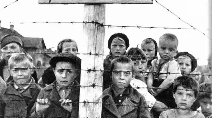 Героизация нацистов в Латвии строится на уравнивании Сталина с Гитлером Героизация нацистов в Латвии строится на уравнивании Сталина с Гитлером