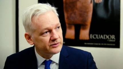 На радость США: Джулиана Ассанджа лишили гражданства Эквадора На радость США: Джулиана Ассанджа лишили гражданства Эквадора